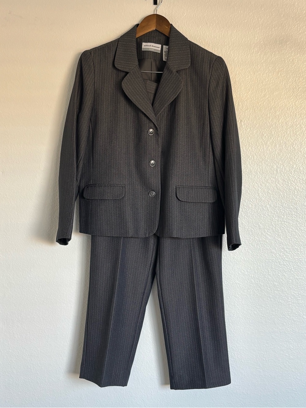 Alfred Dunner Gray Pinstripe Elastic Waist pant suit.